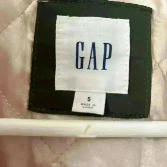 GAP - Women’s satin bomber jacket with pink fleece lining. Size small - Picture 3 of 11